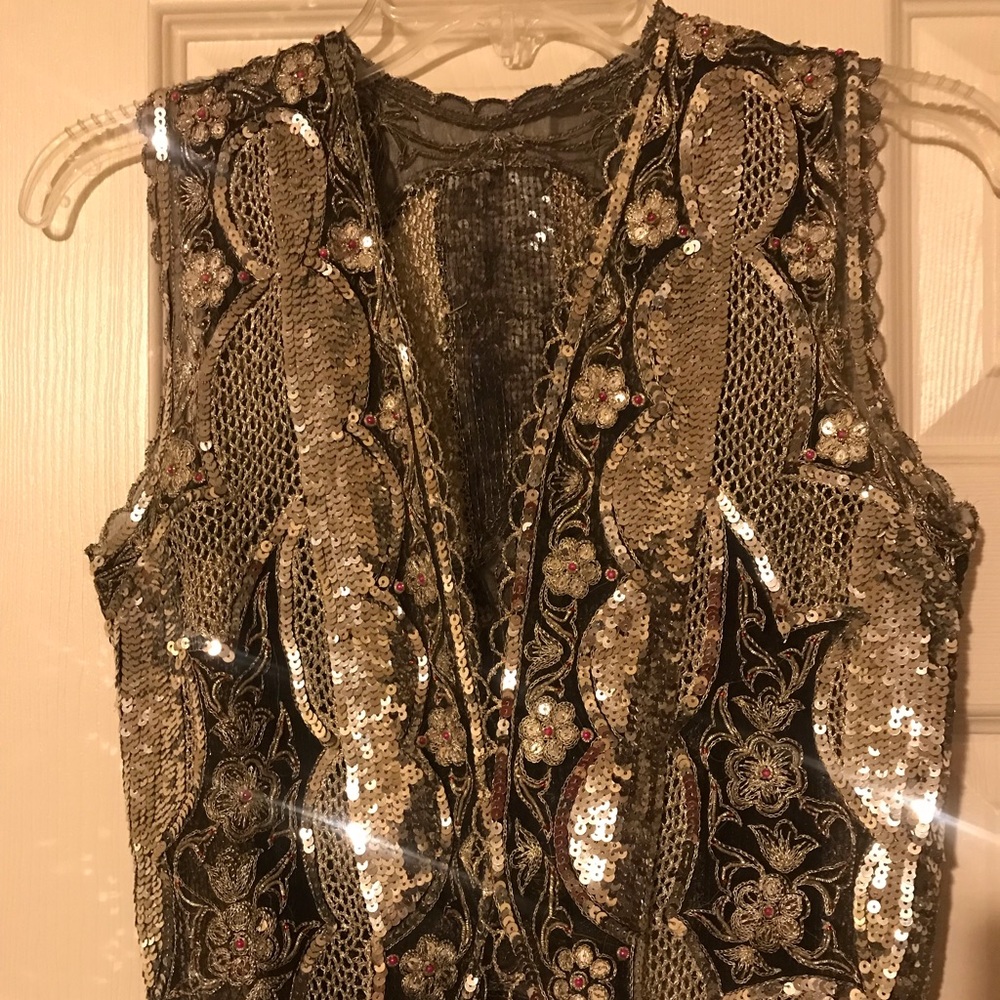 Elegant vest .